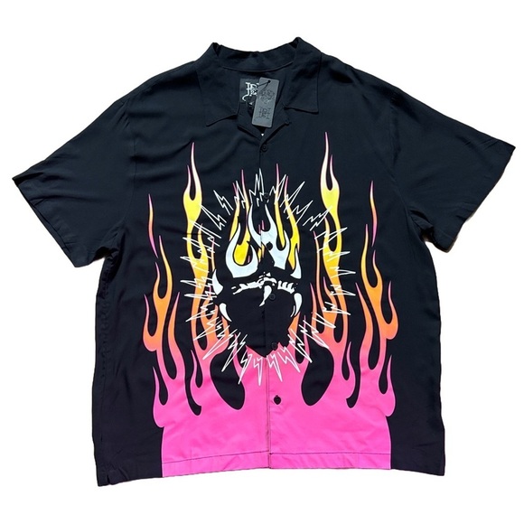 Ed Hardy Other - Ed hardy FIRE HEART CAMP SHIRT size XL